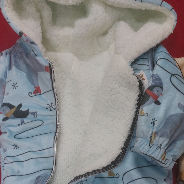 کاپشن سرهمی نوزادی مخمل داخل تمام خز در چهار رنگ جذاب آبی ، گلد ، طوسی و صورتی سایز 1 و 2 ( ارسال رایگان )