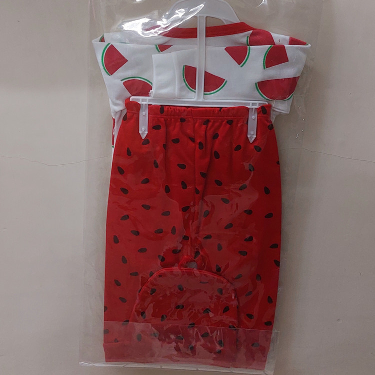 لباس یلدا نوزادی طرح بسیار زیبا با تنخور عالی مدل هندونه های خوشمزه قرمز(سایز 1 ، 2 و 3 ) با ارسال رایگان به سراسرکشور